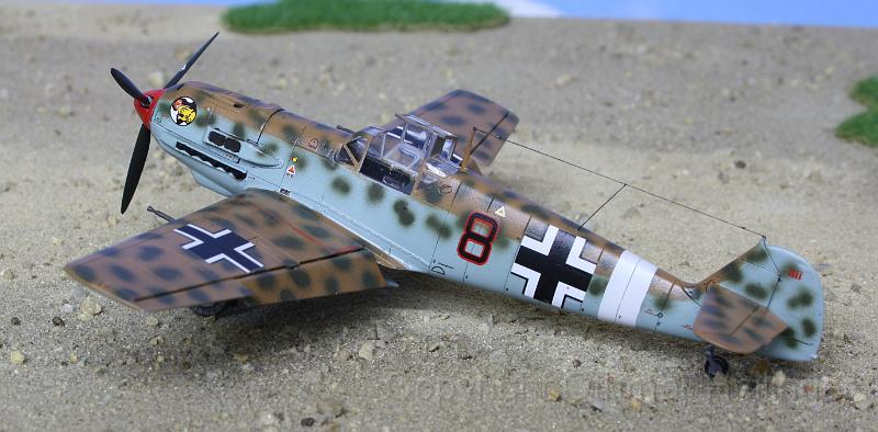 Bf109-E7-trop-AX-72-04.JPG